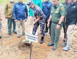 Lantamal IV Bersama  BBKSDA Melaksanakan Penanaman Pohon Di Hutan Konservasi
