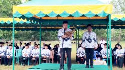 Peringati HUT PGRI ke-77 dan HGN 2022, PGRI Kecamatan Singkep Barat Gelar Upacara Bendera